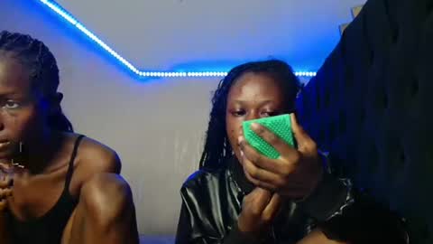 Snapshot of kimberly_chloe chatting on 06-13-26, 07:12 Kimberly online show from 06-13-26, 07:12