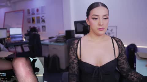 Kimberly 1200-1900 GMT-5 online show from 10-17-25, 07:05