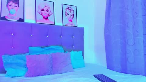 Snapshot of kimberly_thompsom chatting on 12-04-24, 07:12 Your Queen KIM online show from 12-04-24, 07:12