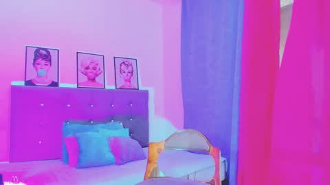 Snapshot of kimberly_thompsom chatting on 12-15-24, 02:59 Your Queen KIM online show from 12-15-24, 02:59