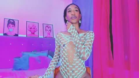 Snapshot of kimberly_thompsom chatting on 12-21-24, 05:36 Your Queen KIM online show from 12-21-24, 05:36