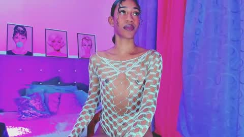 Snapshot of kimberly_thompsom chatting on 01-06-25, 04:44 Your Queen KIM online show from 01-06-25, 04:44