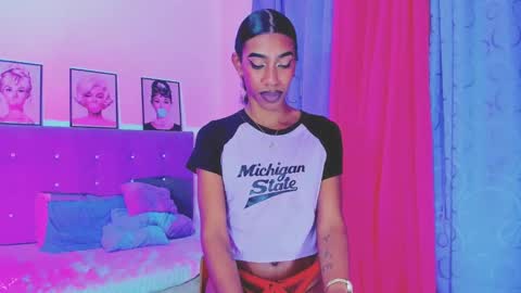 Snapshot of kimberly_thompsom chatting on 01-28-25, 06:07 Your Queen KIM online show from 01-28-25, 06:07