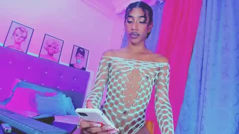 Snapshot of kimberly_thompsom chatting on 01-30-25, 01:55 Your Queen KIM online show from 01-30-25, 01:55