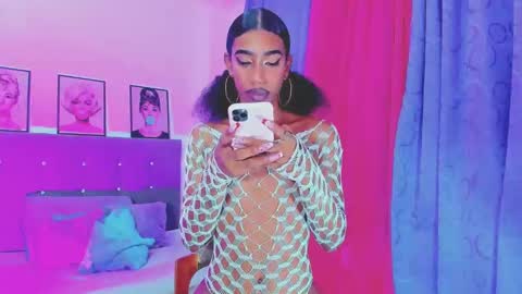 Snapshot of kimberly_thompsom chatting on 02-02-25, 09:30 Your Queen KIM online show from 02-02-25, 09:30