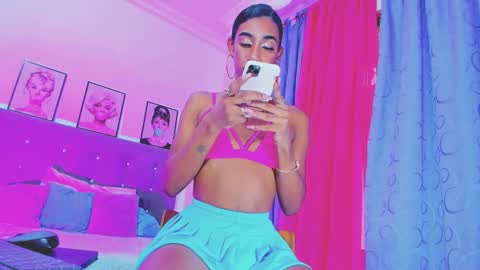 Snapshot of kimberly_thompsom chatting on 02-16-25, 04:10 Your Queen KIM online show from 02-16-25, 04:10