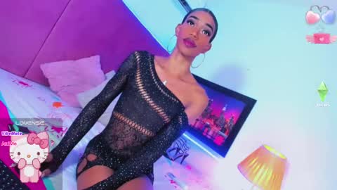 Snapshot of kimberly_thompsom chatting on 10-13-25, 07:03 Your Queen KIM online show from 10-13-25, 07:03