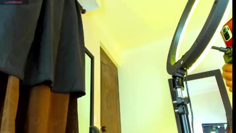 Kimberly Banks online show from 05-16-26, 10:36