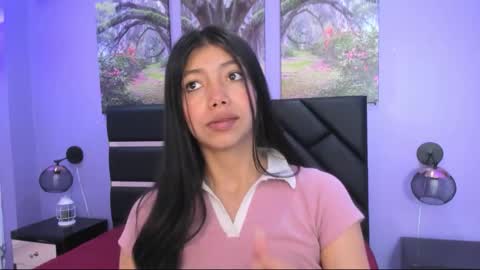 Snapshot of kimberlyvillalobos chatting on 09-24-25, 11:35 Kimberly Villalobos online show from 09-24-25, 11:35