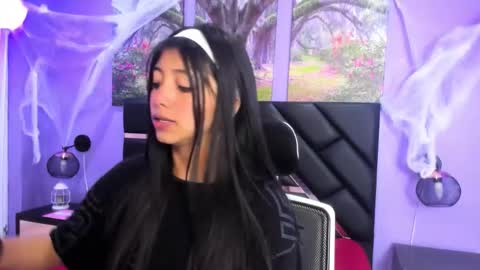 Snapshot of kimberlyvillalobos chatting on 10-15-25, 12:27 Kimberly Villalobos online show from 10-15-25, 12:27