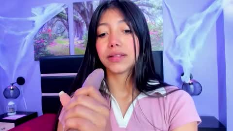 Snapshot of kimberlyvillalobos chatting on 10-16-25, 12:50 Kimberly Villalobos online show from 10-16-25, 12:50