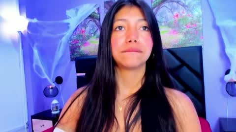 Snapshot of kimberlyvillalobos chatting on 10-25-25, 11:40 Kimberly Villalobos online show from 10-25-25, 11:40