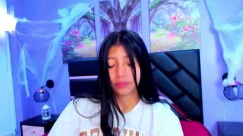 Snapshot of kimberlyvillalobos chatting on 10-27-25, 11:36 Kimberly Villalobos online show from 10-27-25, 11:36