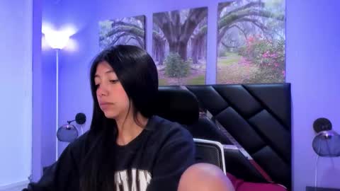 Snapshot of kimberlyvillalobos chatting on 12-01-25, 11:37 Kimberly Villalobos online show from 12-01-25, 11:37