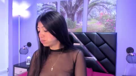 Snapshot of kimberlyvillalobos chatting on 12-05-25, 11:30 Kimberly Villalobos online show from 12-05-25, 11:30