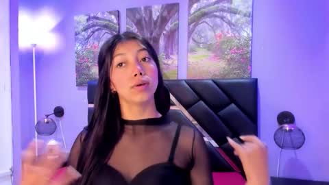 Snapshot of kimberlyvillalobos chatting on 12-15-25, 11:36 Kimberly Villalobos online show from 12-15-25, 11:36