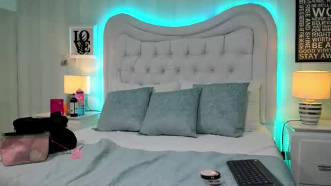 KimBrooks online show from 09-16-25, 11:00