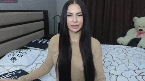 KIm online show from 12-10-24, 01:33