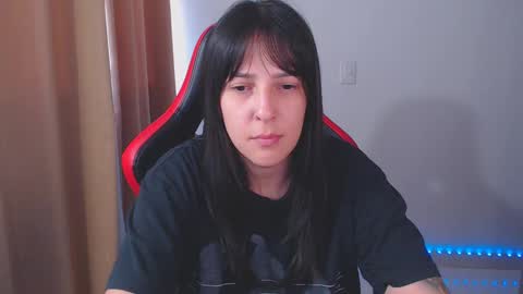 Snapshot of kimflexible_ chatting on 01-21-25, 01:43 Kim 3 online show from 01-21-25, 01:43