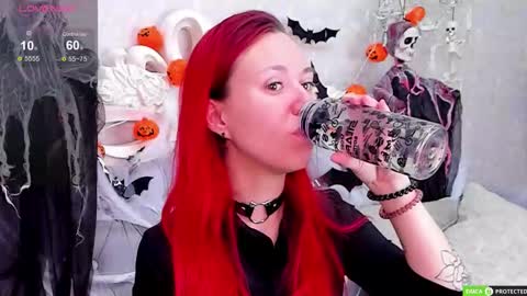 Snapshot of kimforman chatting on 10-27-25, 03:43 KimForman online show from 10-27-25, 03:43