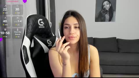 kimi_ivy online show from 12-14-25, 05:02