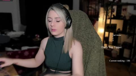 Wolfs Girl online show from 01-05-25, 11:12