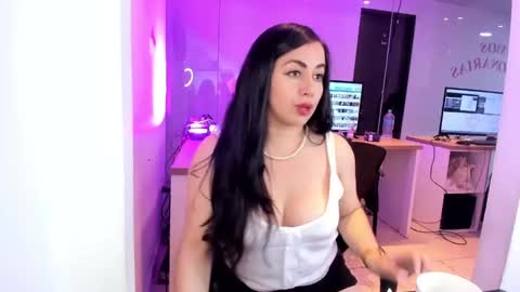 Camila online show from 09-24-25, 01:14