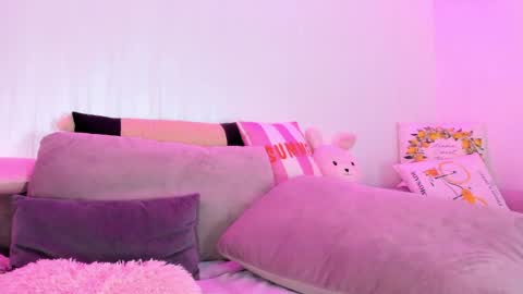 Natalie online show from 04-15-26, 04:19