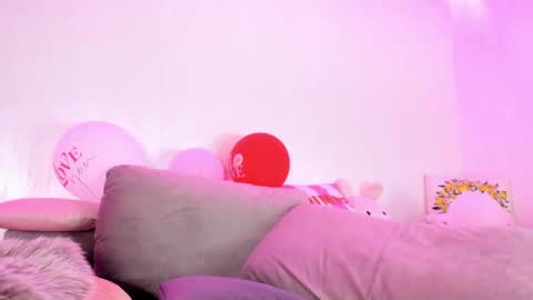 Natalie online show from 04-25-26, 03:53