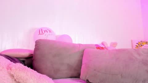 Natalie online show from 04-28-26, 03:11