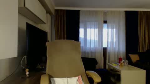 Snapshot of kimlee4 chatting on 10-03-25, 02:36 Kim Lee  online show from 10-03-25, 02:36
