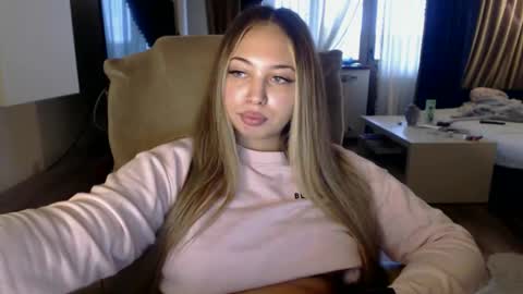 Snapshot of kimlee4 chatting on 11-20-25, 01:22 Kim Lee online show from 11-20-25, 01:22