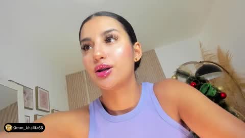 Snapshot of kimm_khalifa chatting on 01-09-25, 12:35 Kim online show from 01-09-25, 12:35