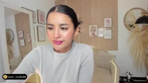 Snapshot of kimm_khalifa chatting on 01-18-25, 07:37 Kim online show from 01-18-25, 07:37