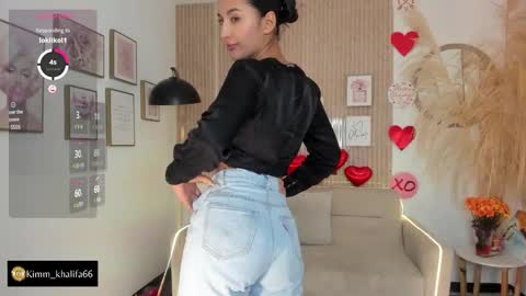 Snapshot of kimm_khalifa chatting on 02-17-25, 08:36 Kim online show from 02-17-25, 08:36