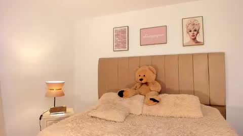 Snapshot of kimm_khalifa chatting on 02-26-25, 11:48 Kim online show from 02-26-25, 11:48