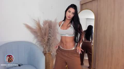 Snapshot of kimm_khalifa chatting on 10-08-25, 11:35 Kim online show from 10-08-25, 11:35