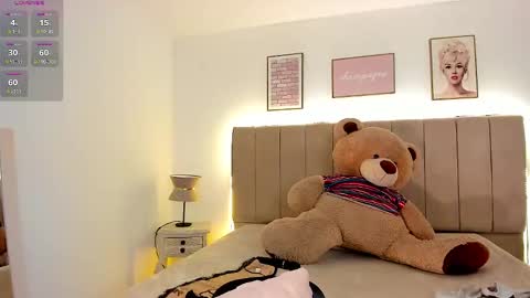 Snapshot of kimm_khalifa chatting on 11-14-25, 04:00 Kim online show from 11-14-25, 04:00