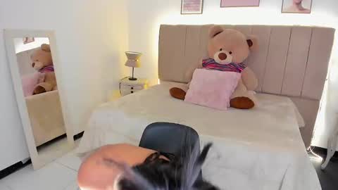 Snapshot of kimm_khalifa chatting on 11-14-25, 08:29 Kim online show from 11-14-25, 08:29