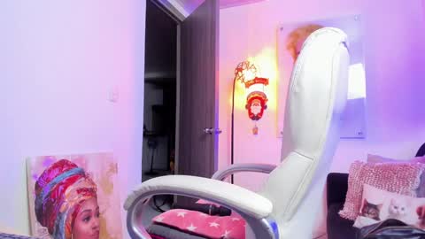 kimmberly_saenz_ online show from 12-07-24, 12:52