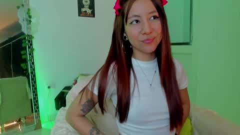 Snapshot of kimmcarter chatting on 02-11-26, 01:10 Kimm online show from 02-11-26, 01:10