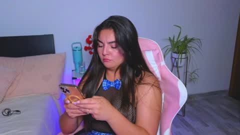 kimmie_dollxo online show from 06-07-26, 12:04
