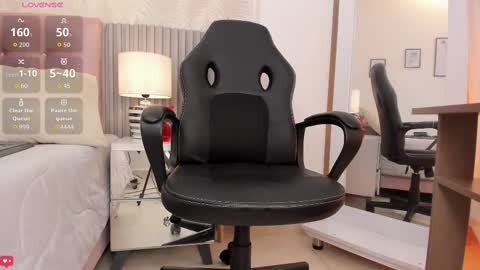 Snapshot of kimmie_kaboom_ chatting on 11-20-25, 07:35 Karla online show from 11-20-25, 07:35