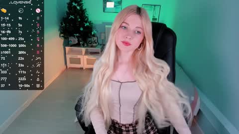 Snapshot of kimmie_shine chatting on 12-16-24, 01:43 Your Kimmie follow me online show from 12-16-24, 01:43