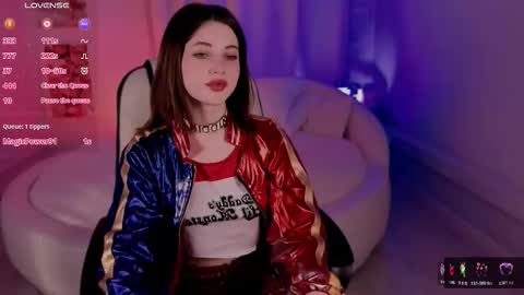 Snapshot of kimmie_shine chatting on 11-21-25, 02:38 Your Kimmie follow me online show from 11-21-25, 02:38