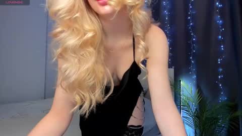 Snapshot of kimmy1_powell chatting on 11-12-25, 04:13 kimmy1_powell online show from 11-12-25, 04:13