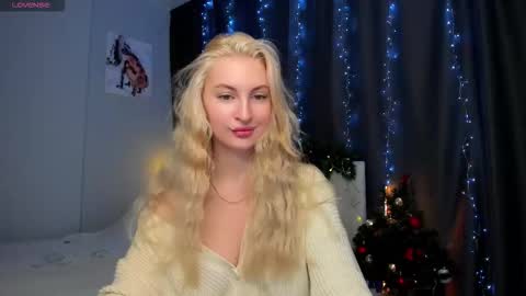 Snapshot of kimmy1_powell chatting on 12-18-25, 05:02 kimmy1_powell online show from 12-18-25, 05:02