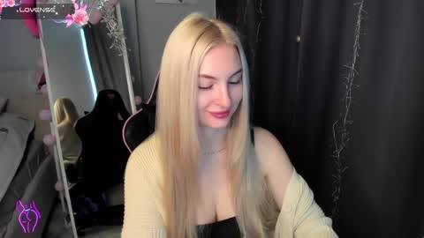 Snapshot of kimmy1_powell chatting on 05-04-26, 03:02 kimmy1_powell online show from 05-04-26, 03:02