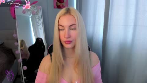 Snapshot of kimmy1_powell chatting on 05-18-26, 05:24 kimmy1_powell online show from 05-18-26, 05:24