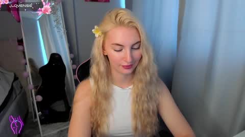 Snapshot of kimmy1_powell chatting on 06-09-26, 02:23 kimmy1_powell online show from 06-09-26, 02:23